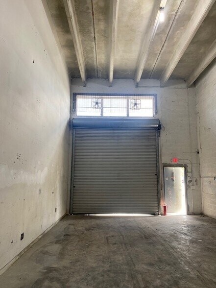 More Photos Of 1310 S Killian Dr, West Palm Beach Warehouse For Sale