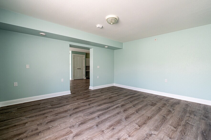 More Photos Of 461 Munson Ave, Traverse City Hotel For Sale