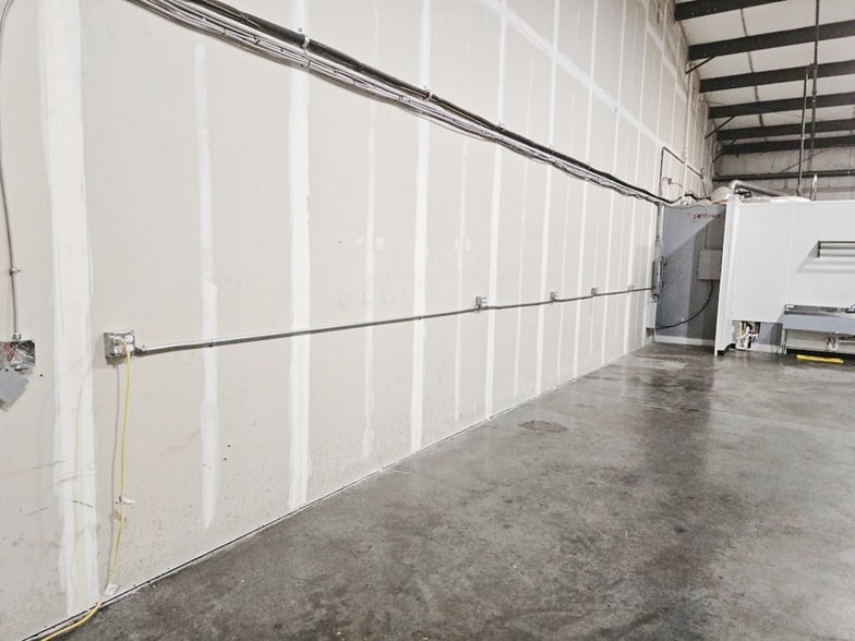 More Photos Of 6973 Highway Ave, Jacksonville Warehouse For Sale