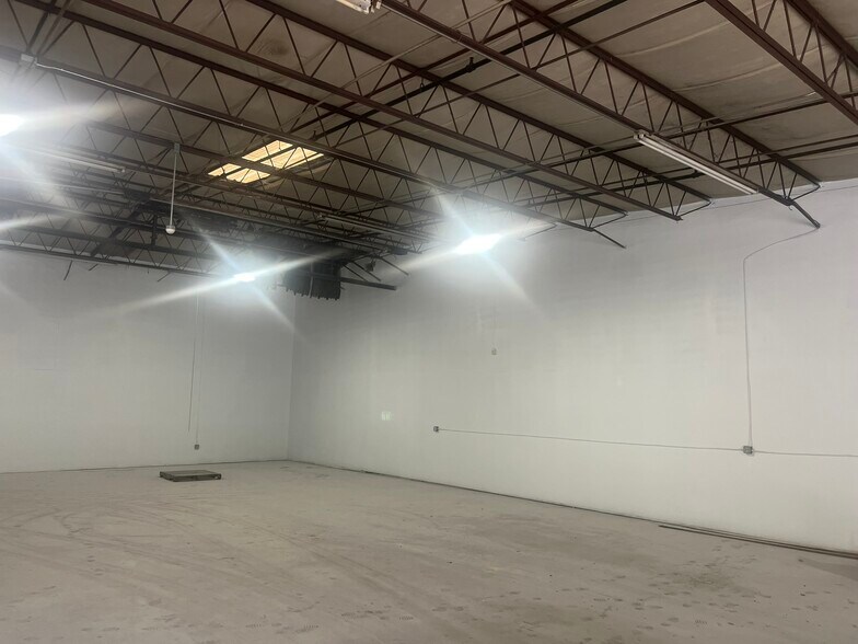 More Photos Of 2300 Old Lake Mary Rd, Sanford Warehouse For Lease