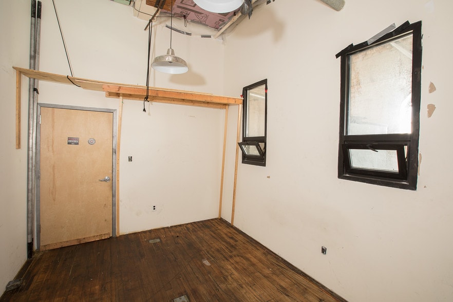 More Photos Of 70 Spruce St, Paterson Warehouse For Sale