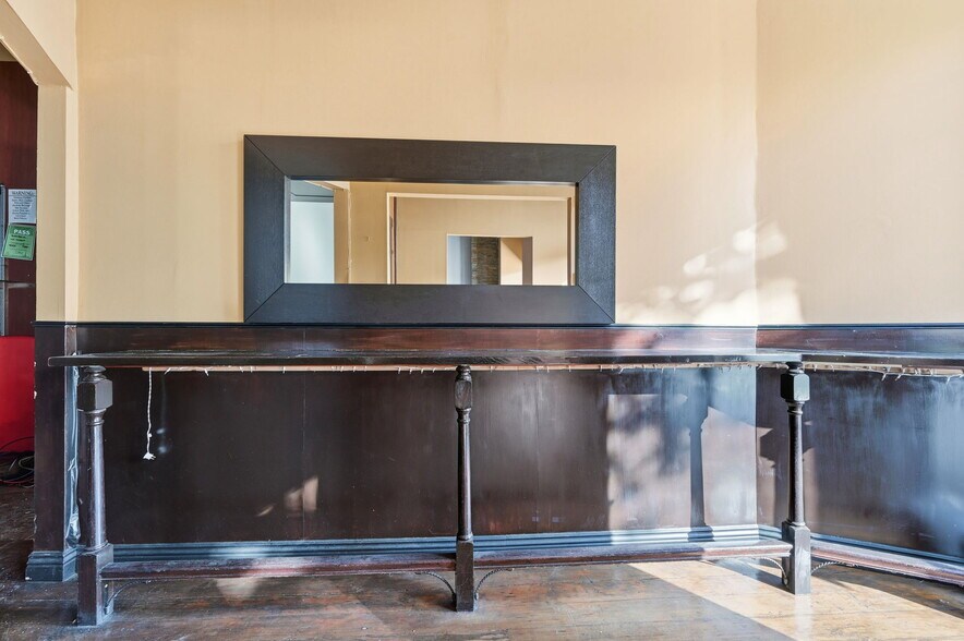 More Photos Of 1037 Valencia St, San Francisco General Retail For Lease