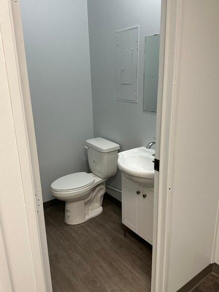 More Photos Of 8708-8722 51 Av NW, Edmonton Unknown For Lease
