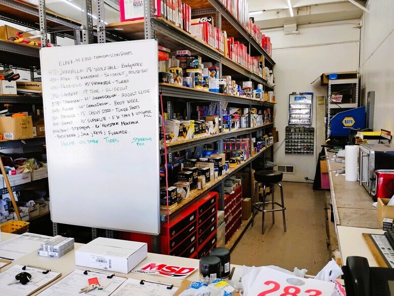 More Photos Of 1417 Industrial Way, Gardnerville Auto Repair For Sale