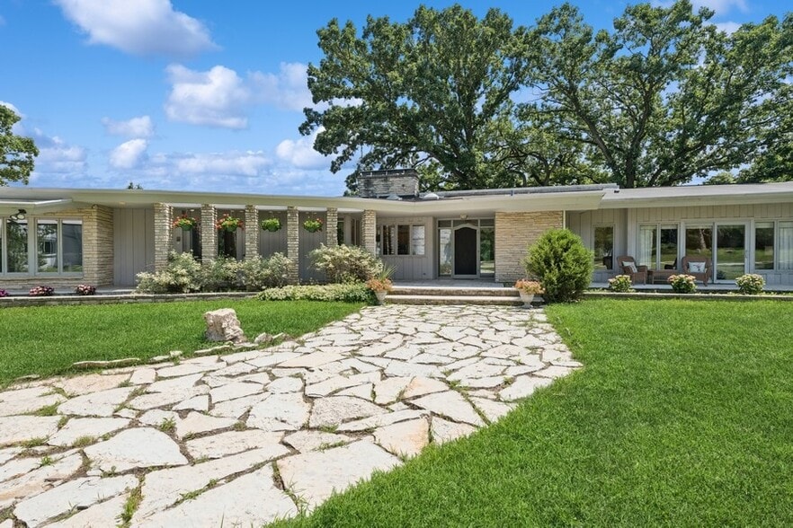 More Photos Of W1800 County Road B, Genoa City Specialty For Sale