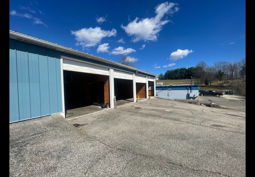 More Photos Of 6417 Sissonville Dr, Charleston Freestanding For Sale
