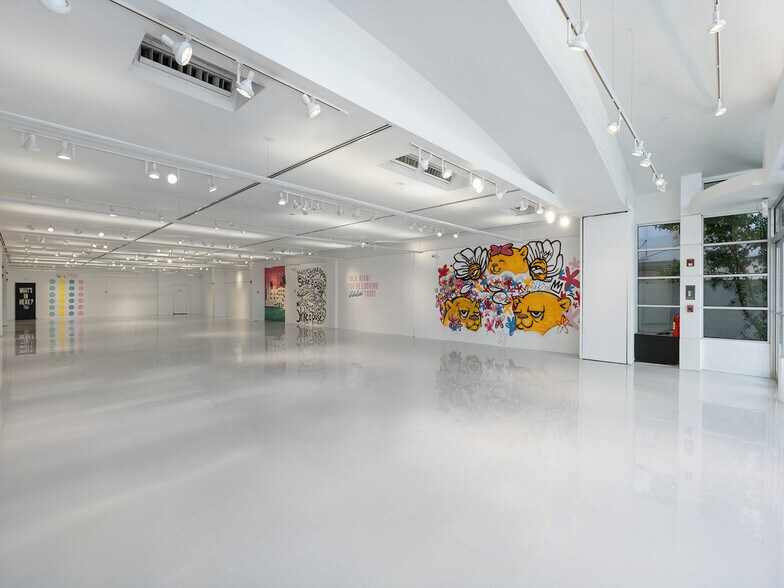 More Photos Of 721 Collins Ave, Miami Beach Storefront For Lease