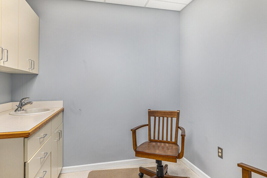 More Photos Of 1350 E M 21, Owosso Medical For Sale