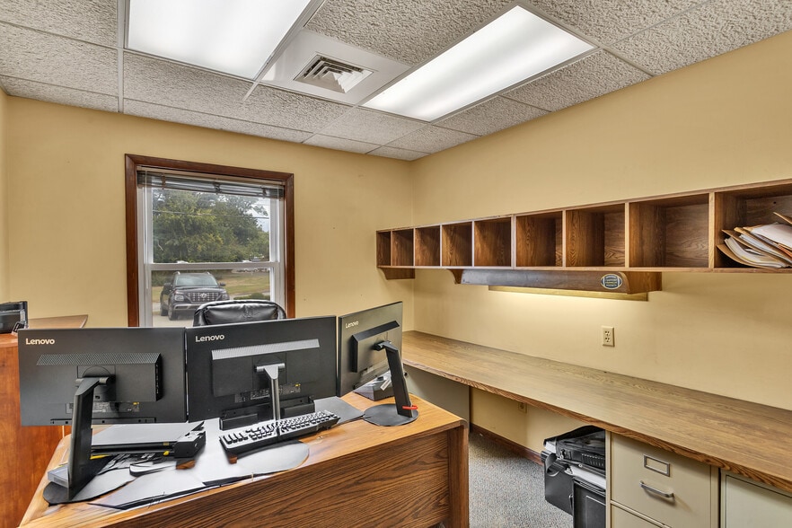 More Photos Of 50 Seco Rd, Monroeville Office For Sale