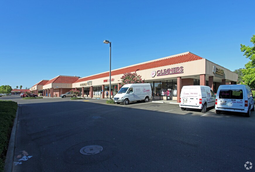 More Photos Of 4005 Manzanita Ave, Carmichael General Retail For Lease