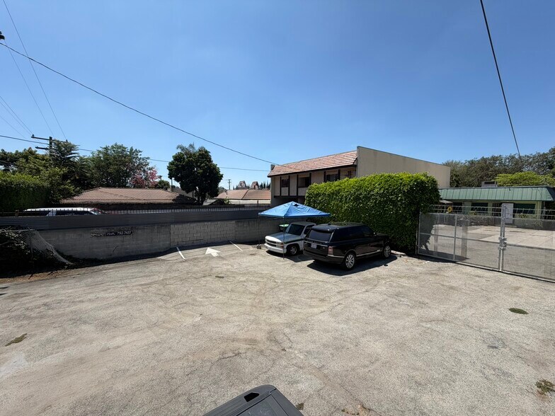 More Photos Of 480 S Rosemead Blvd, Pasadena Office For Sale