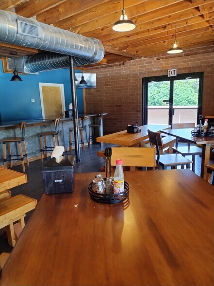 More Photos Of 600 W King St, Hillsborough Restaurant For Lease