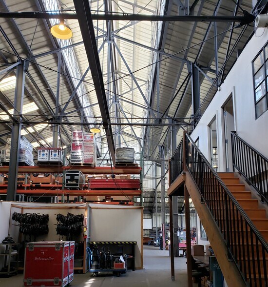 More Photos Of 1000 25th St, San Francisco Warehouse For Lease