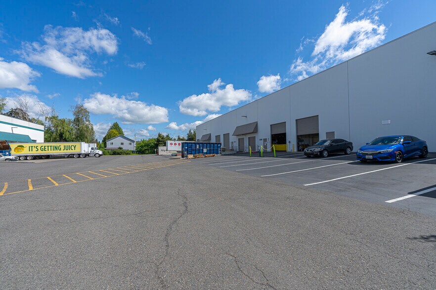 More Photos Of 5408 NE 88th St, Vancouver Warehouse For Sale