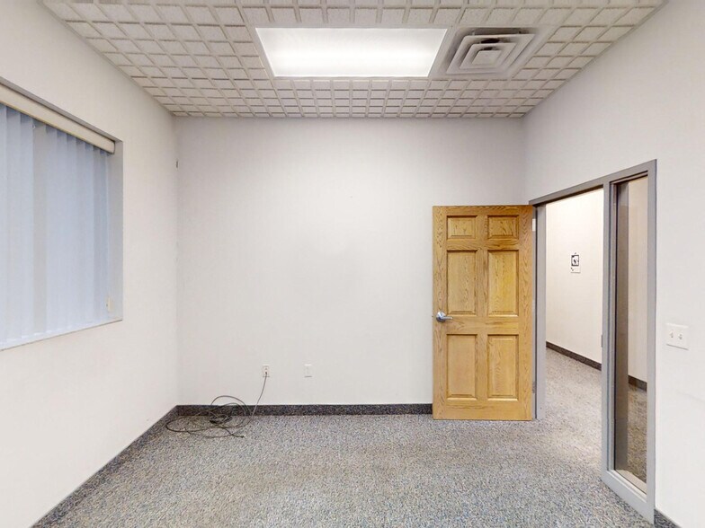 More Photos Of 4805-4809 Atlantic Ave, Erie Warehouse For Lease