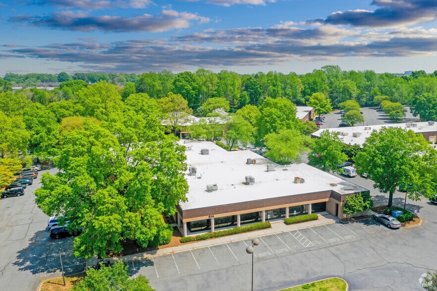 More Photos Of 814 Tyvola Rd, Charlotte Unknown For Lease