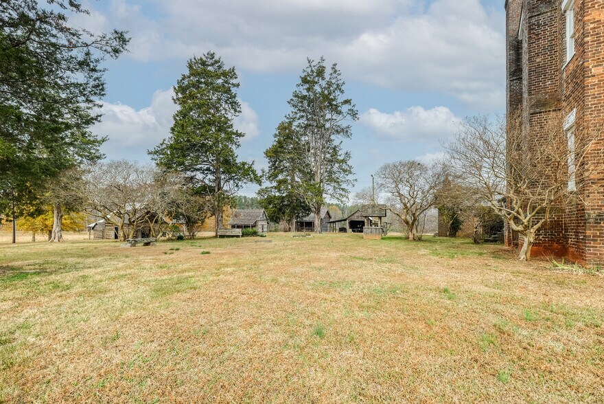 More Photos Of 163 Old Buncombe Rd, Union Specialty For Sale