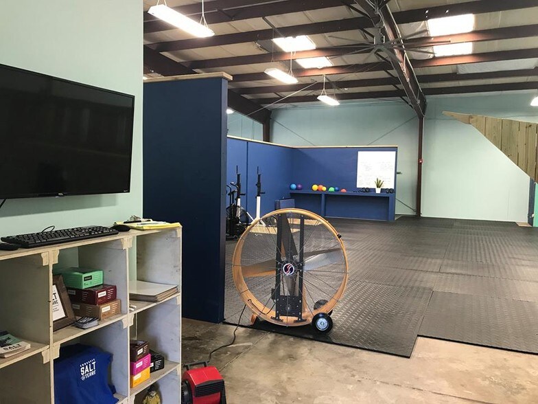 More Photos Of 2385 Corbett St, Jacksonville Warehouse For Lease