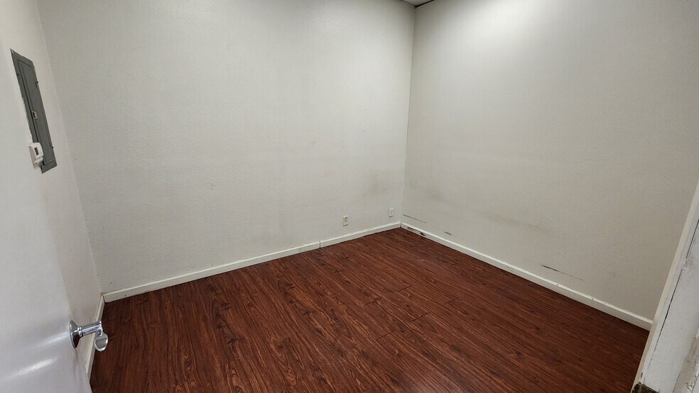 More Photos Of 12942 Galway St, Garden Grove Storefront Retail Office For Lease
