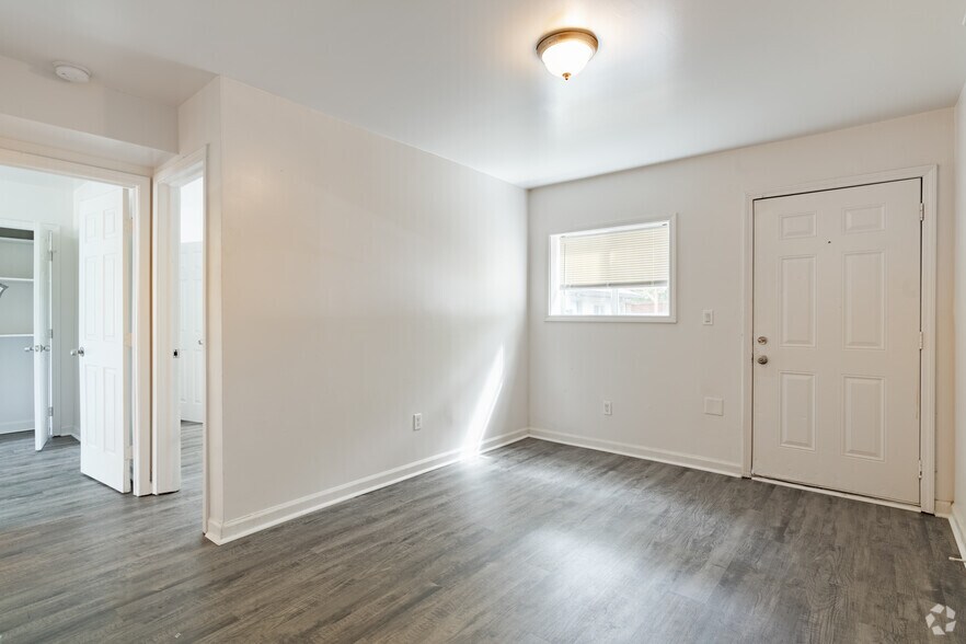 More Photos Of 340-352 Dixie Hills Cir, Atlanta Apartments For Sale