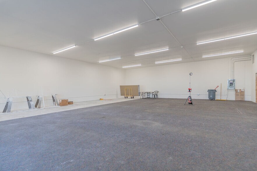 More Photos Of 3225 S Cushman St, Fairbanks Storefront For Sale