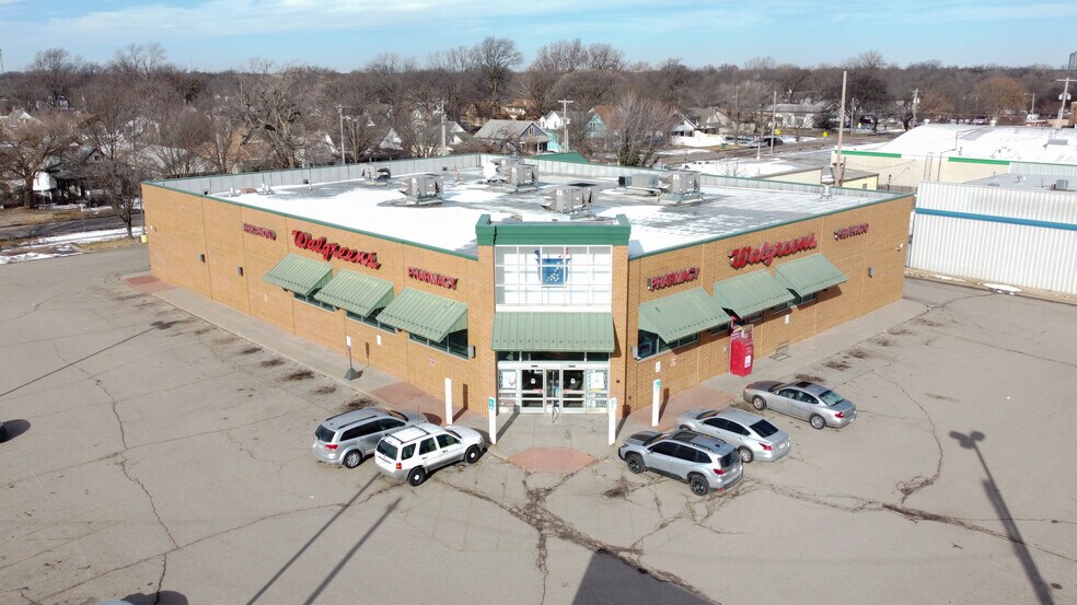 More Photos Of 1555 S Broadway, Wichita Drugstore For Lease