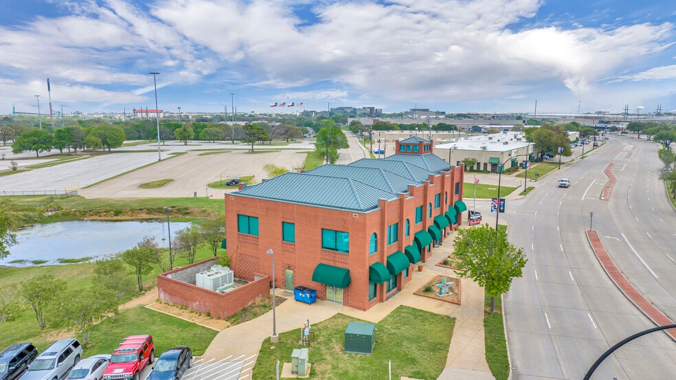 More Photos Of 1905 E Randol Mill Rd, Arlington Office Residential For Lease