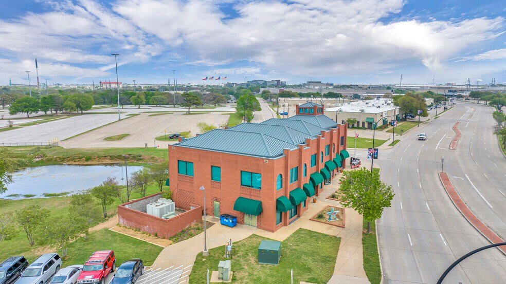 More Photos Of 1905 E Randol Mill Rd, Arlington Office Residential For Lease