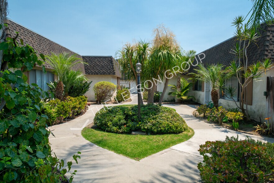 More Photos Of 927 S Webster Ave, Anaheim Apartments For Sale