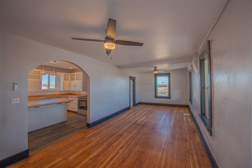 More Photos Of 901 E C St, Pueblo Storefront Retail Residential For Sale
