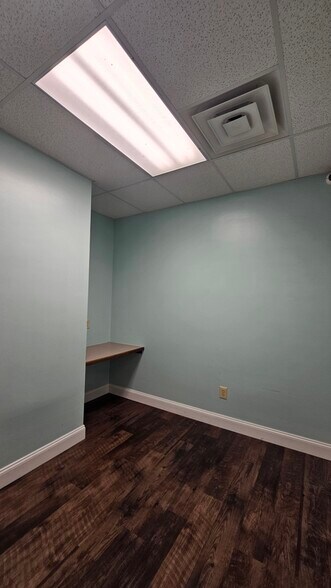 More Photos Of 135 Jackson Rd, Medford Medical For Lease
