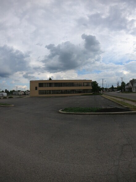 More Photos Of 195 Union St, Newark Office For Sale