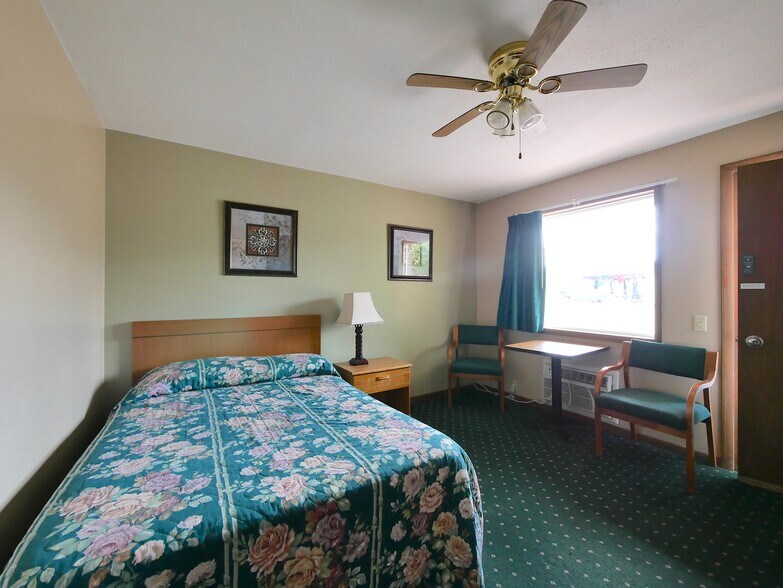 More Photos Of 56721 Ferry Landing Rd, Shadyside Shelter For Sale