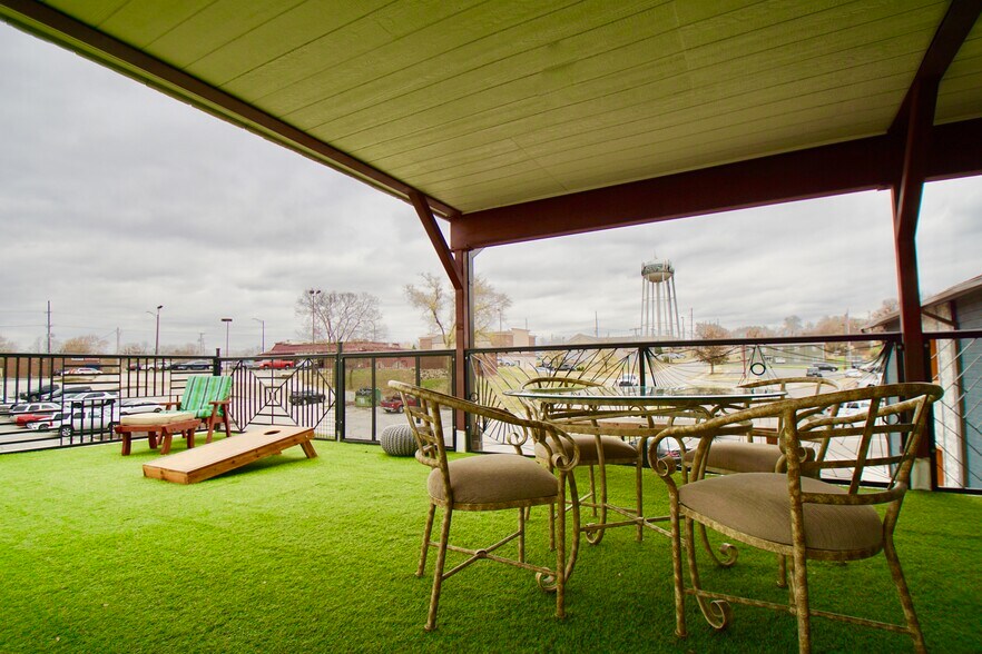 More Photos Of 7001 N Locust St, Gladstone Coworking Space