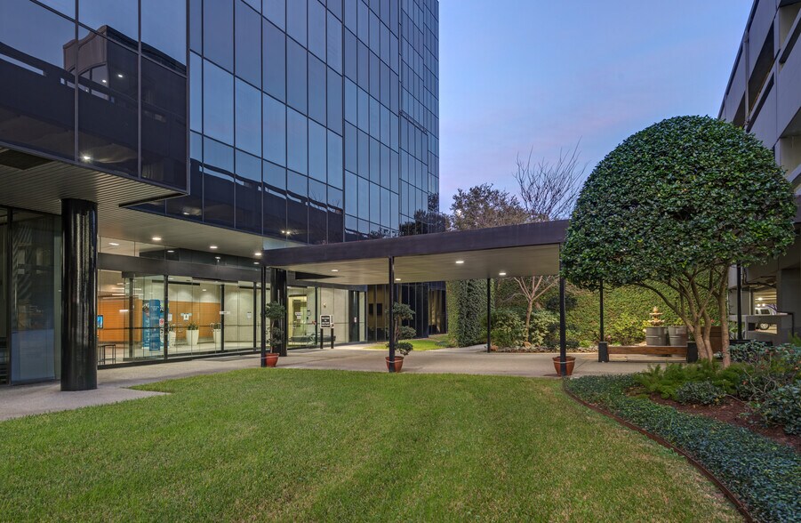 More Photos Of 16225 Park Ten Pl, Houston Office For Lease
