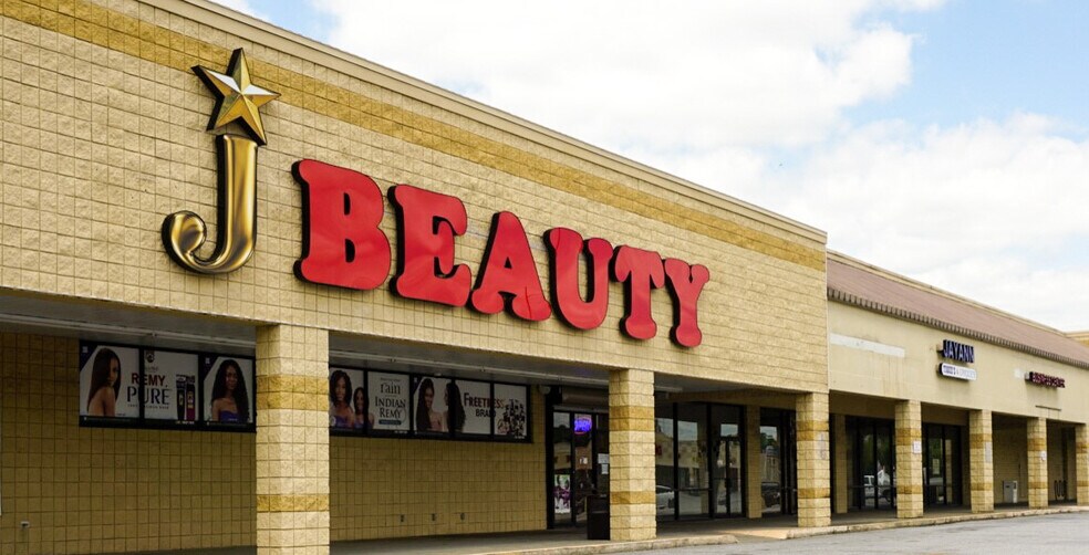 More Photos Of 1607 S Lumpkin Rd, Columbus Storefront For Lease