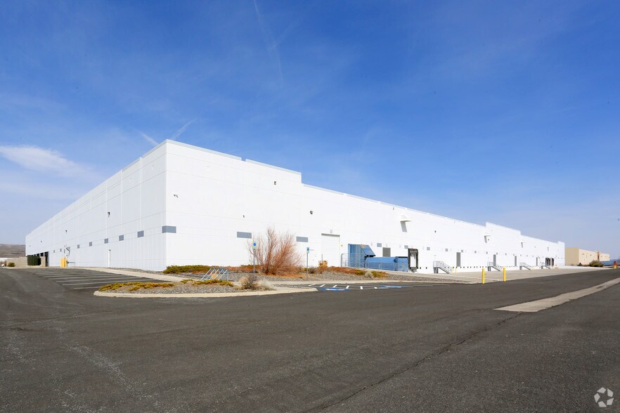 More Photos Of 2275 E Newlands Dr, Fernley Distribution For Lease