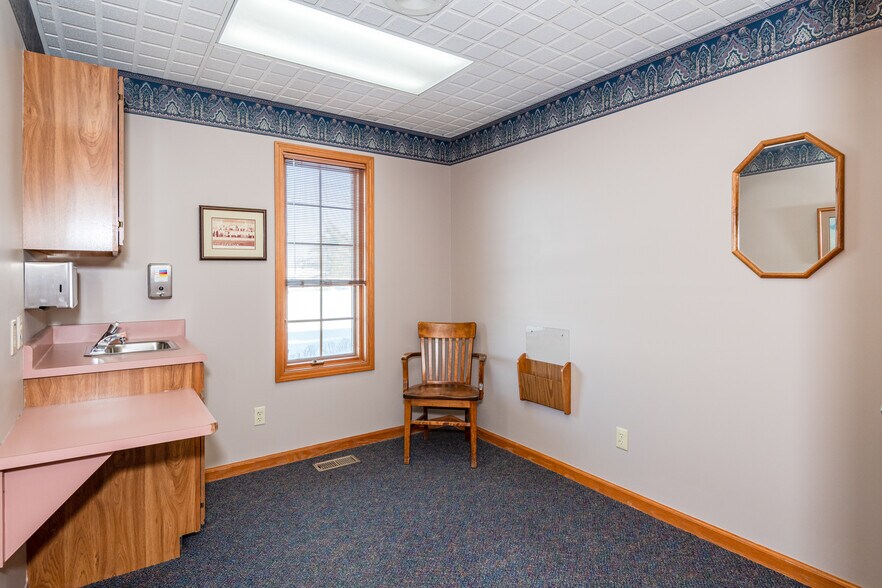 More Photos Of 1752 W High St, Piqua Medical For Sale
