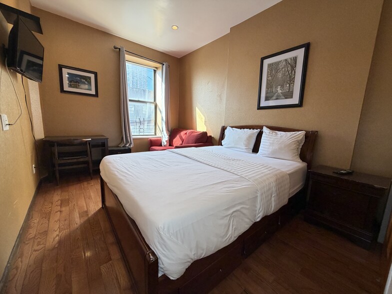 More Photos Of 365-367 W 46th St, New York Apartments For Lease