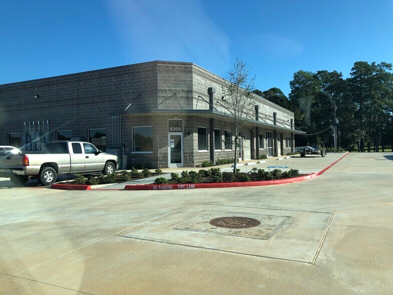 More Photos Of 2519 N Frazier St, Conroe Office Residential For Lease