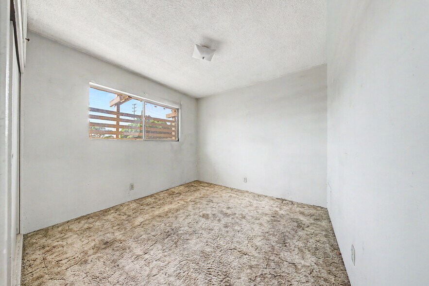 More Photos Of 2521-2523 S 6th Ave, Arcadia Apartments For Sale