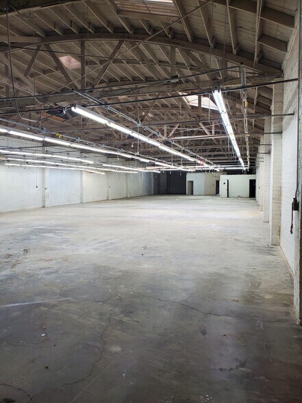 More Photos Of 6633 McKinley Ave, Los Angeles Manufacturing For Sale