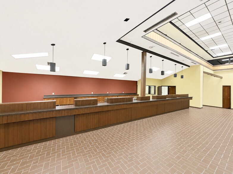 More Photos Of 1100 Spotsylvania St, New Athens Bank For Sale