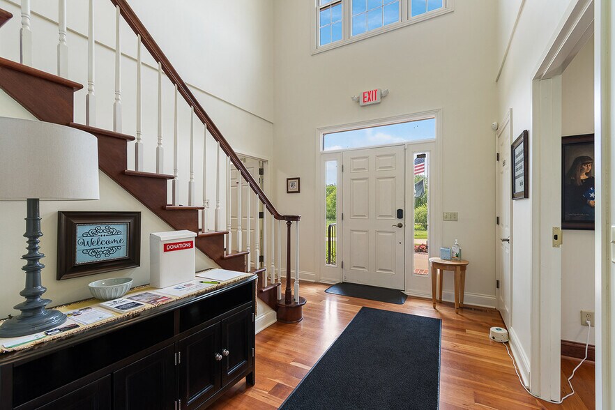 More Photos Of 5495 Meese Rd NE, Louisville Sports And Entertainment For Sale