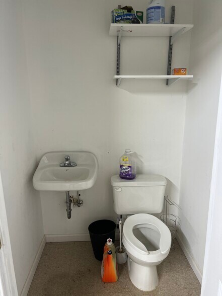 More Photos Of 4388 Sudderth Rd, Buford Warehouse For Sale