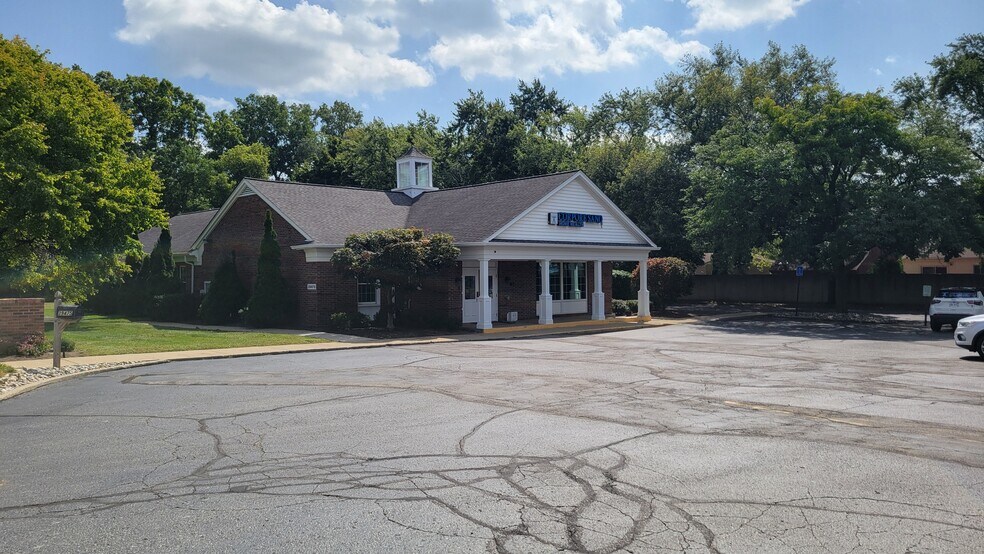 More Photos Of 39475 Ann Arbor Rd E, Plymouth Bank For Lease