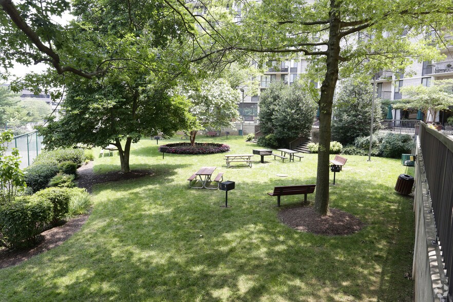 More Photos Of 1350 Beverly Rd, McLean Apartments For Lease