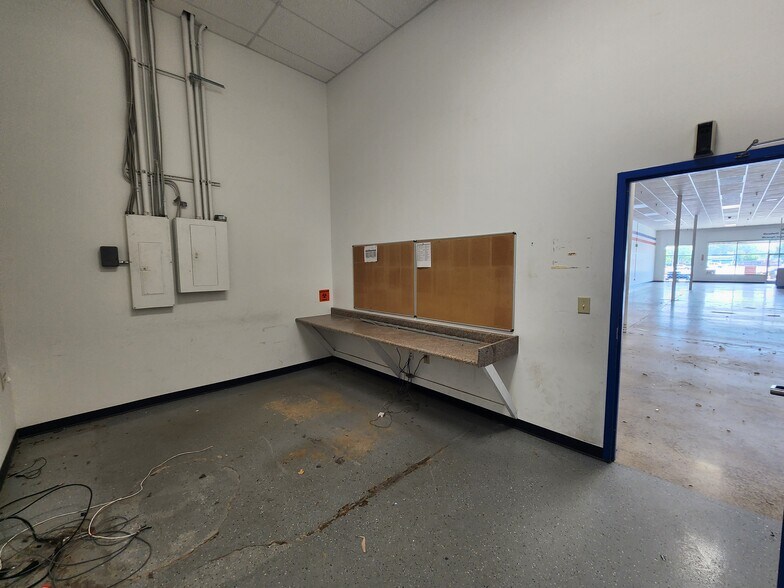 More Photos Of 1301-1349 W Floyd Baker Blvd, Gaffney Unknown For Lease