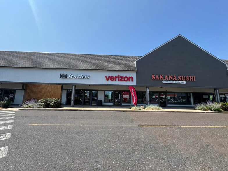 More Photos Of 426 Town Ctr, New Britain Unknown For Lease