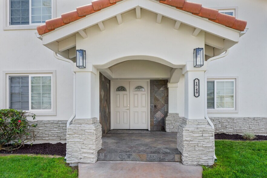 More Photos Of 1749 Dahlia Ave, San Diego Apartments For Sale